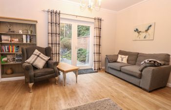 Brundall House Holiday Cottage