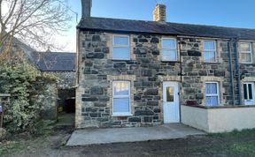 Photo of 1 Dinas cottages