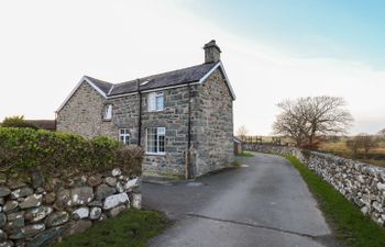 Ynys Holiday Cottage
