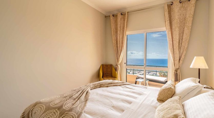 Photo of Red Crown Crane