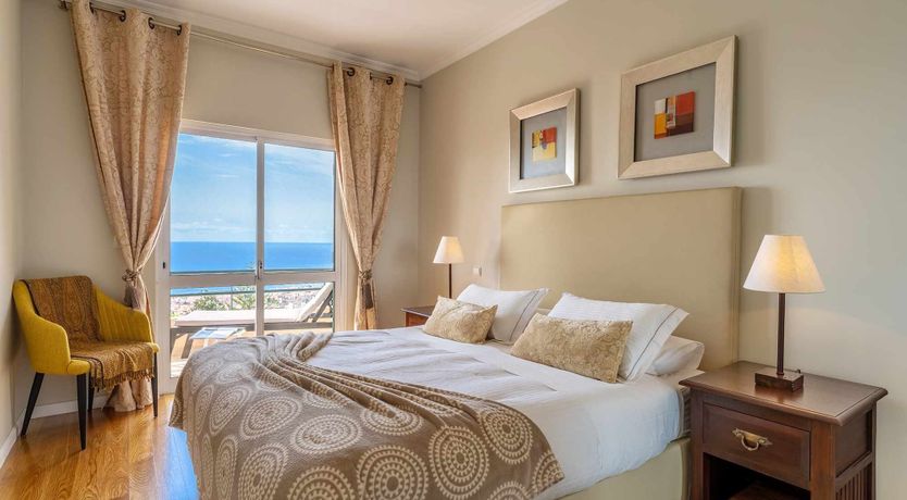 Photo of Red Crown Crane