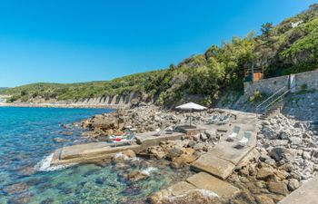 Where the Sea Meets the Sky Villa