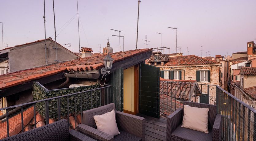 Photo of Santa Emilia