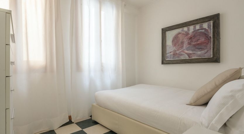 Photo of Santa Emilia