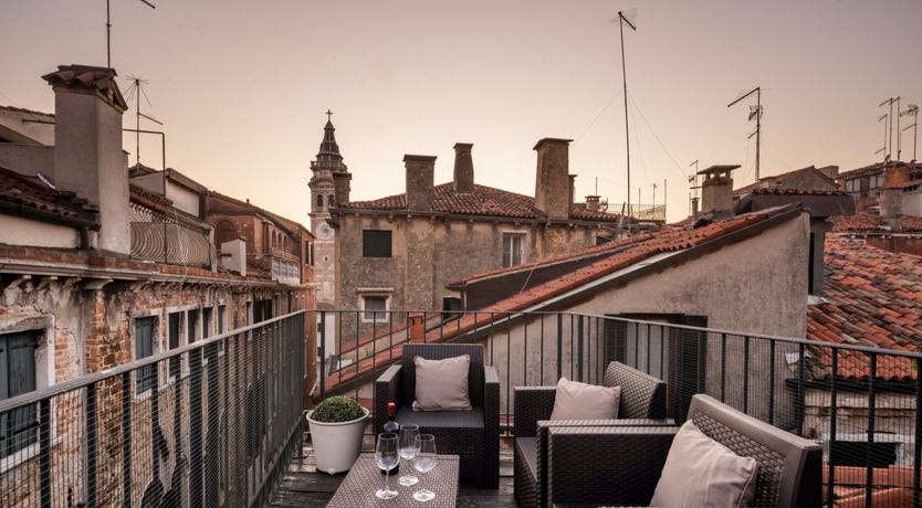 Photo of Santa Emilia