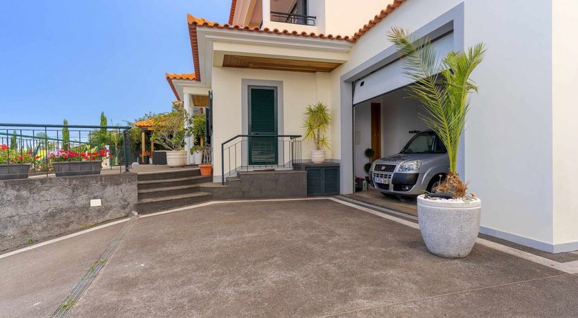 Photo of Amber & Azure