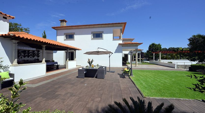 Photo of The Grass is Greener in Braga