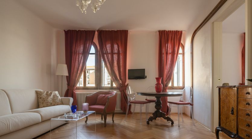 Photo of The Red Doge