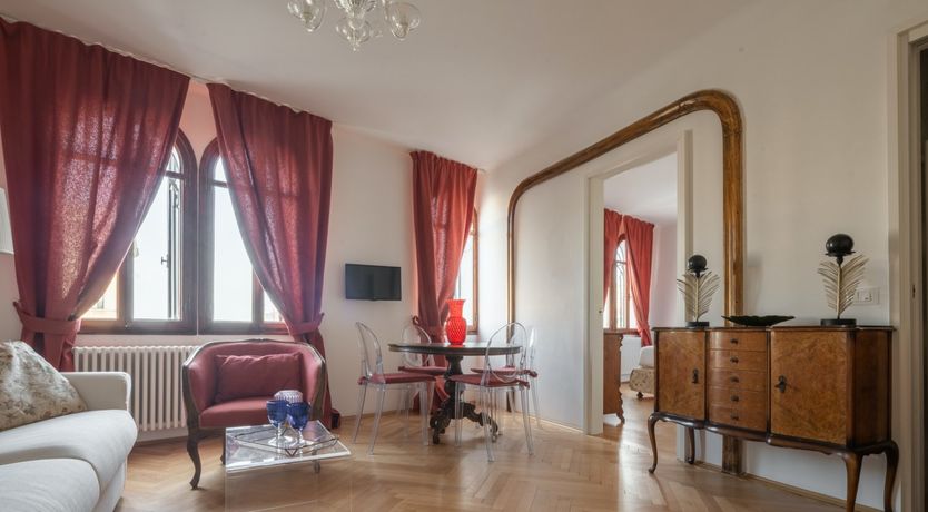 Photo of The Red Doge