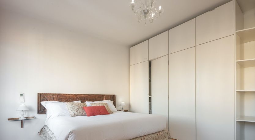 Photo of The Red Doge