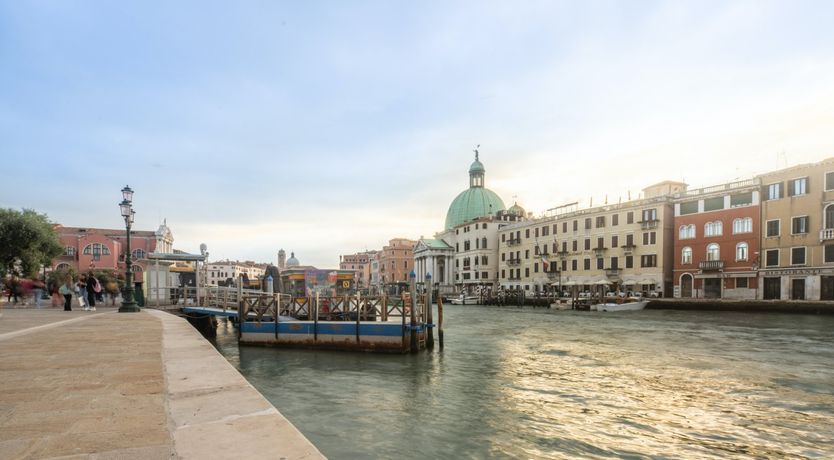 Photo of The Red Doge