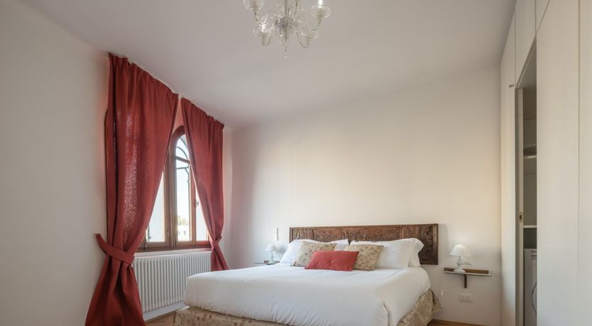 Photo of The Red Doge