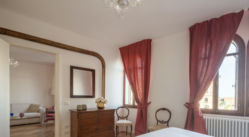 Photo of The Red Doge