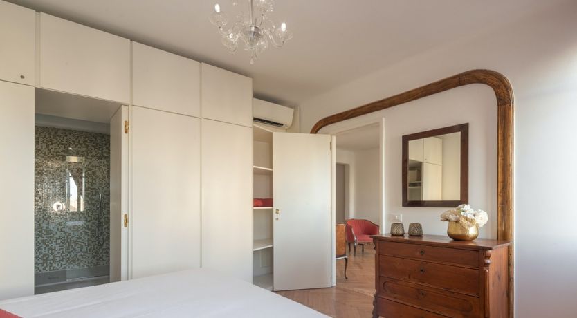 Photo of The Red Doge