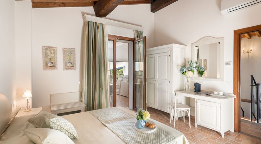 Photo of Emperor's Retreat