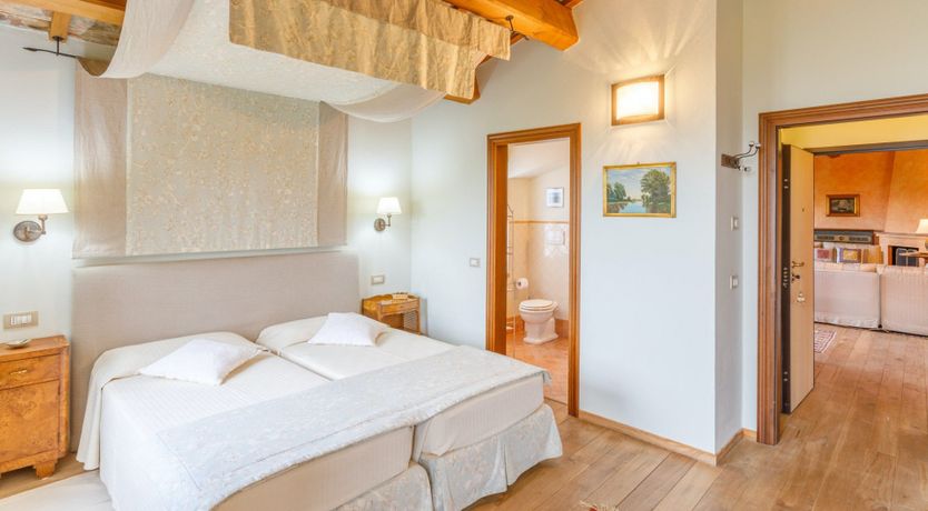 Photo of Emilia-Romagna Romance