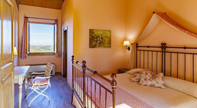 Photo of Emilia-Romagna Romance