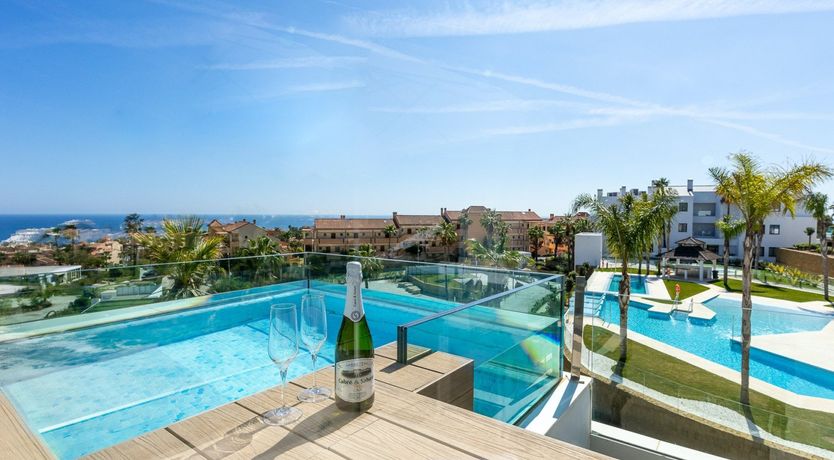 Photo of Sleek Sapphire