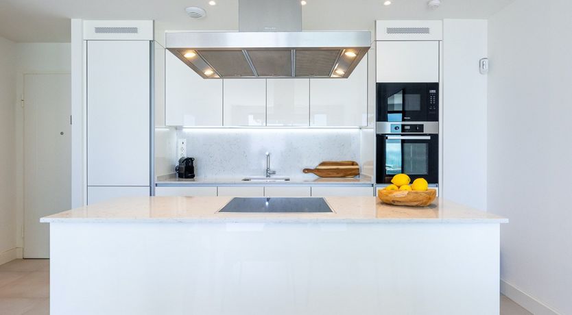 Photo of Sleek Sapphire