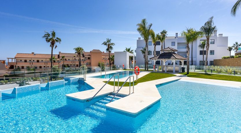 Photo of Sleek Sapphire