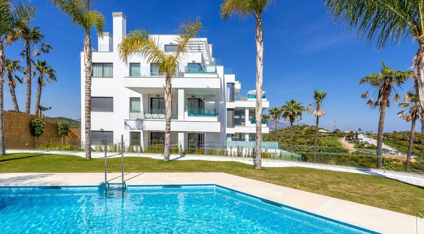 Photo of Sleek Sapphire