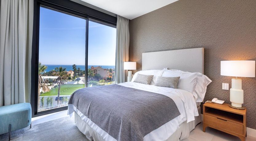 Photo of Sleek Sapphire