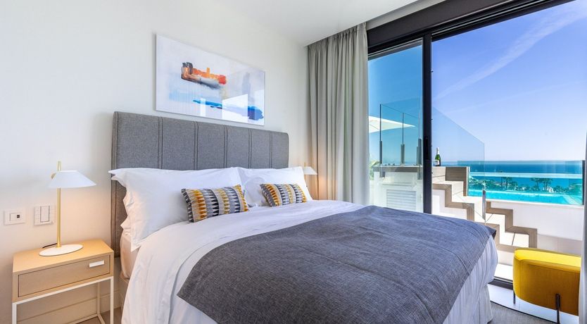 Photo of Sleek Sapphire