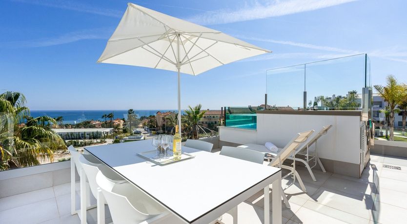 Photo of Sleek Sapphire