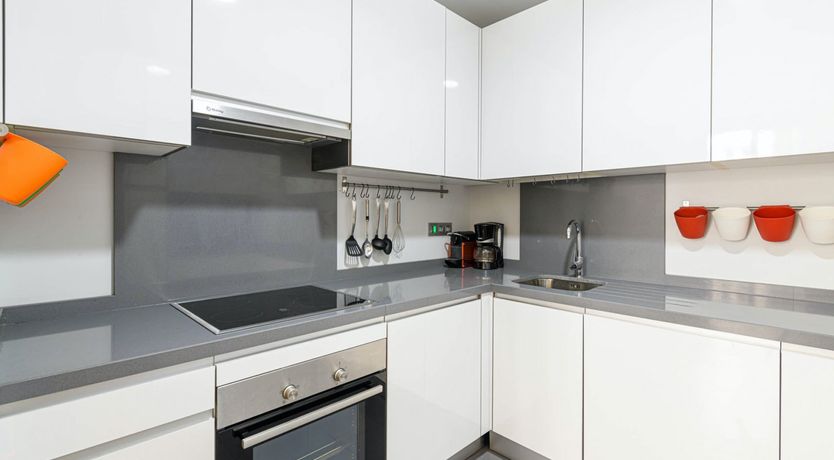 Photo of The Lemon Seller