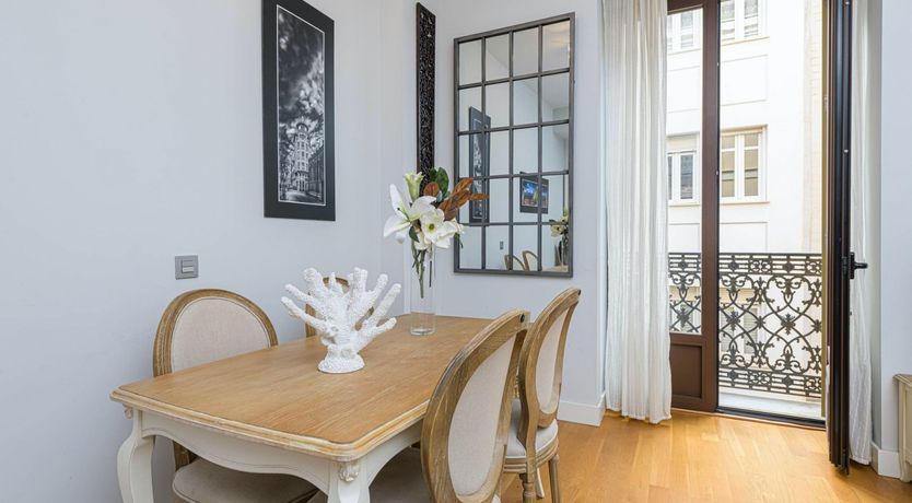 Photo of The Lemon Seller