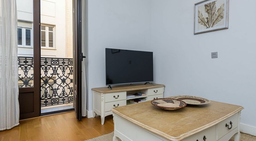 Photo of The Lemon Seller