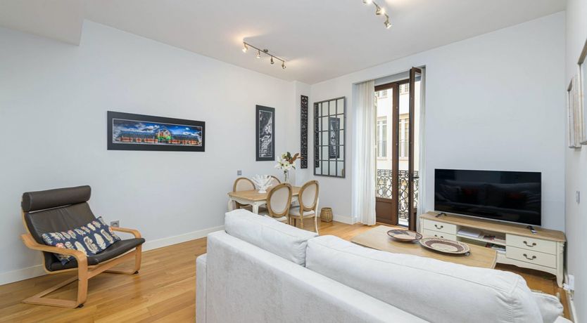 Photo of The Lemon Seller