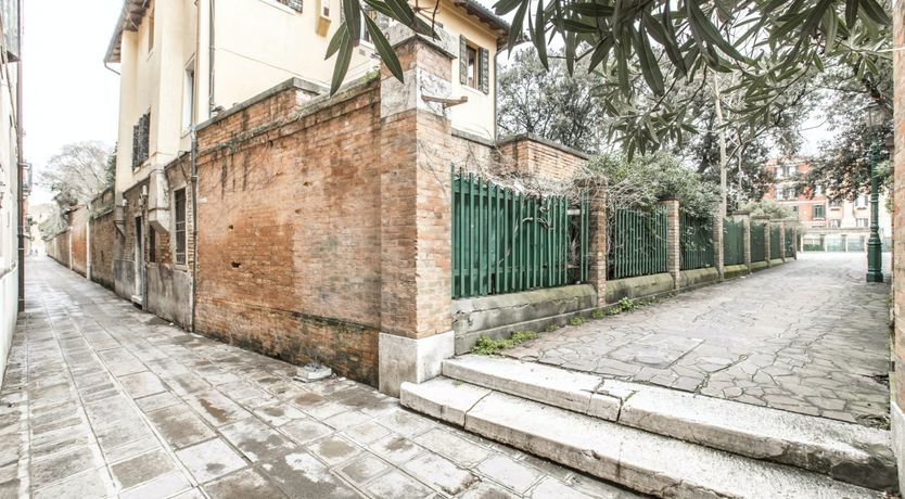 Photo of A Thousand Bridges