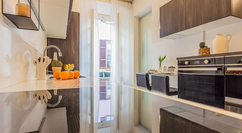 Photo of Como Crystal