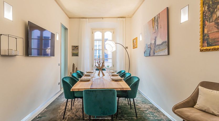 Photo of Como Crystal