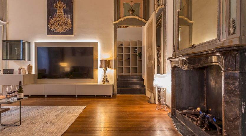 Photo of Como Crystal