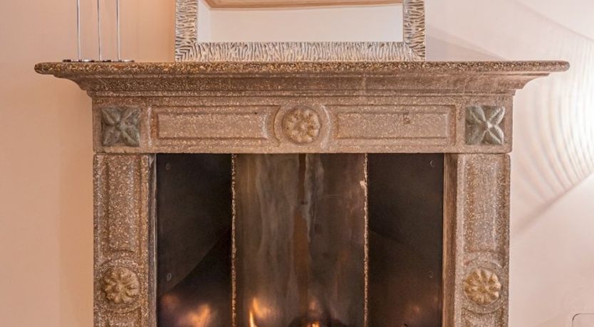 Photo of Como Crystal