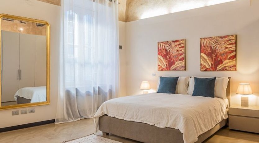 Photo of Como Crystal