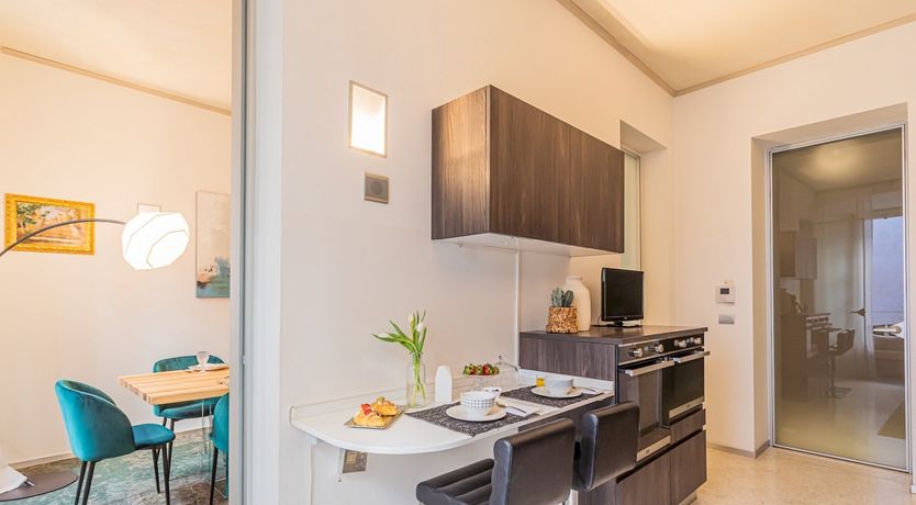 Photo of Como Crystal