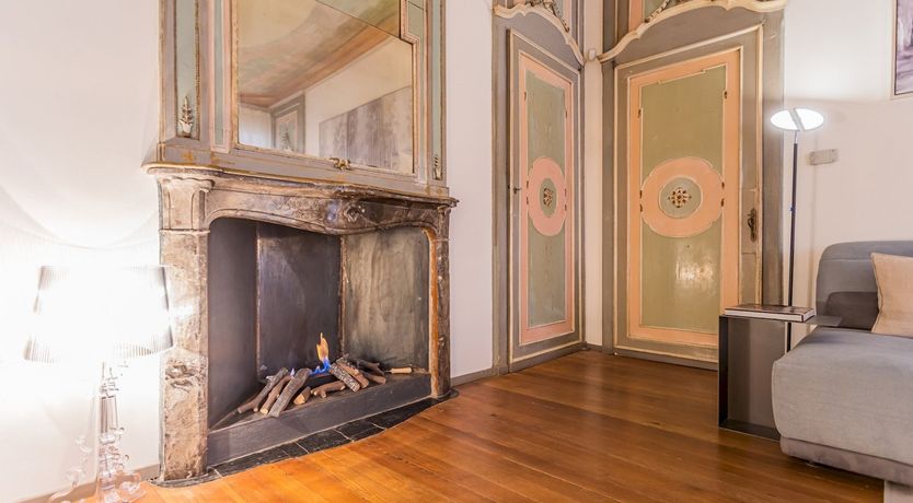 Photo of Como Crystal