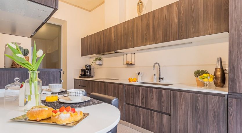 Photo of Como Crystal