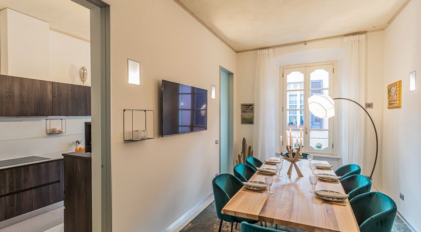 Photo of Como Crystal