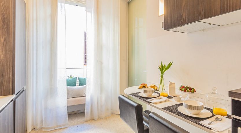 Photo of Como Crystal