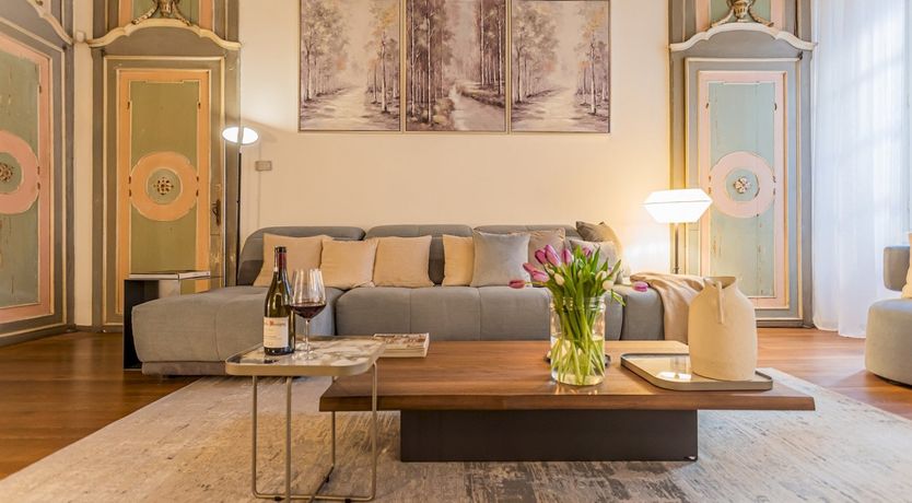 Photo of Como Crystal