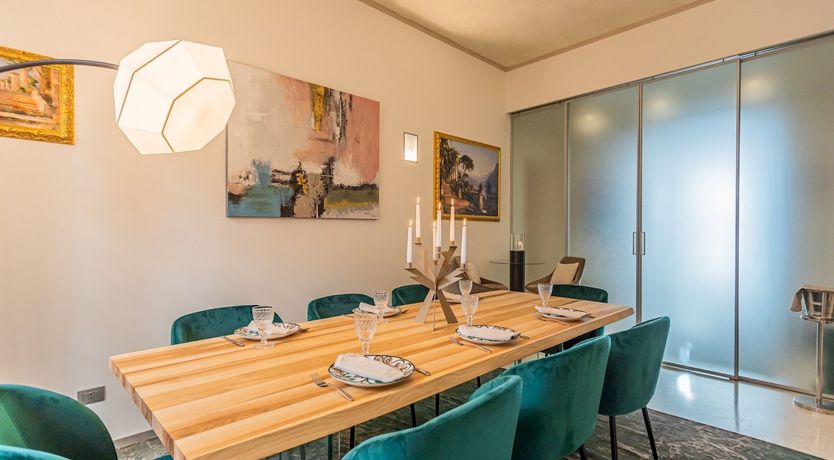 Photo of Como Crystal