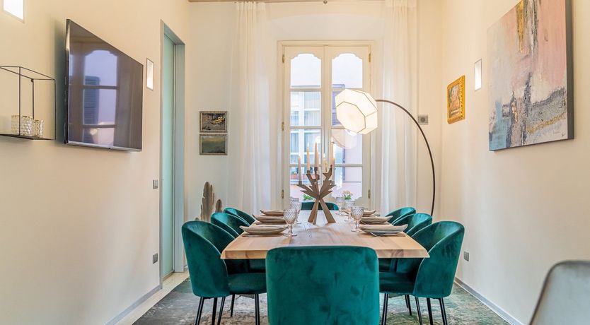 Photo of Como Crystal