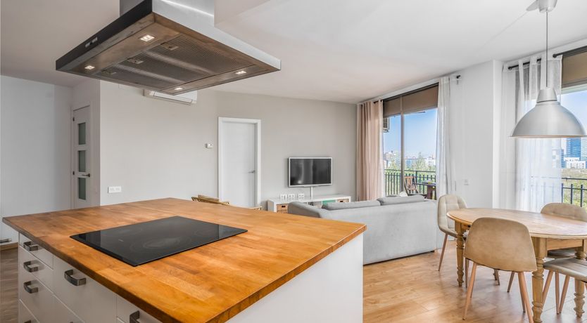 Photo of Gloria Glimmer