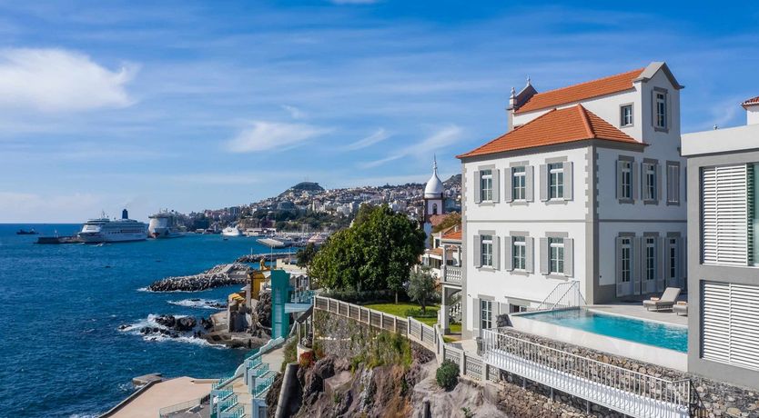 Photo of Subtropical Mists