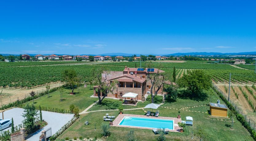 Photo of Between the Vineyards