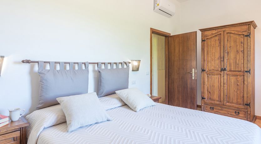 Photo of Between the Vineyards